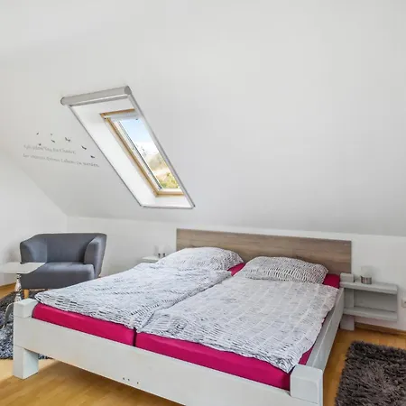 2 Bedroom Beautiful Apartment In Wendisch Evern